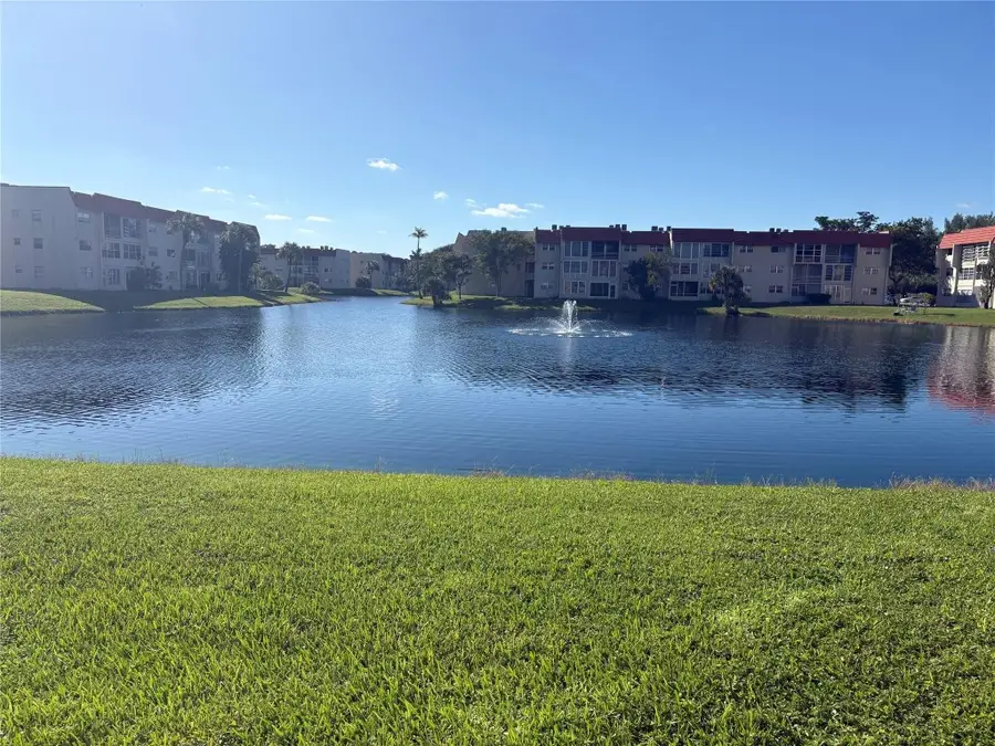 2900 W Sunrise Lakes Drive #106, Sunrise, FL 33322 - Image #2