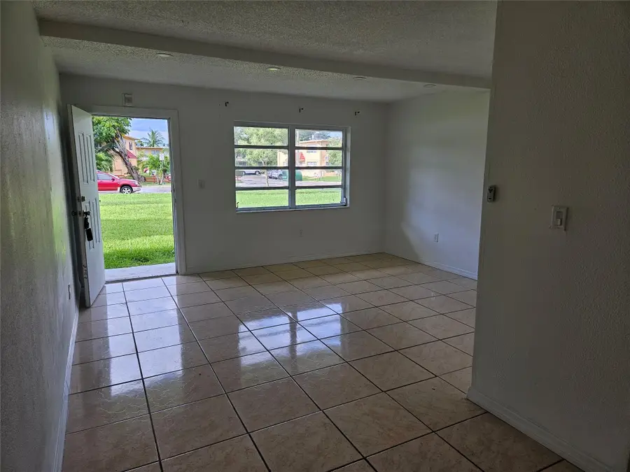 70 NE 202 Te #T12, Miami Gardens, FL 33179 - Image #2
