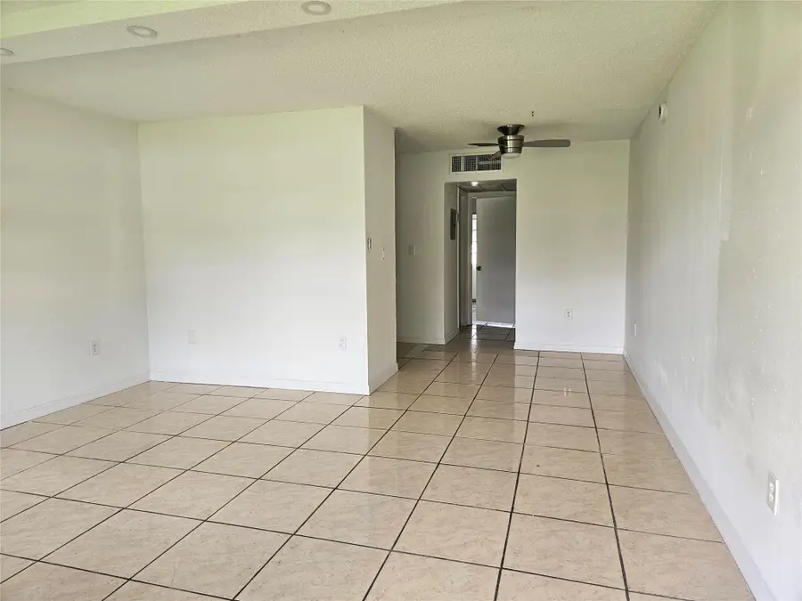 70 NE 202 Te #T12, Miami Gardens, FL 33179 - Image #3