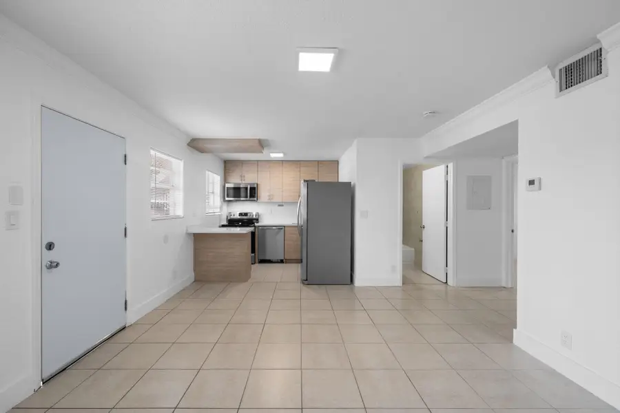 110 SE 2nd St, Hallandale Beach, FL 33009 - Image #3