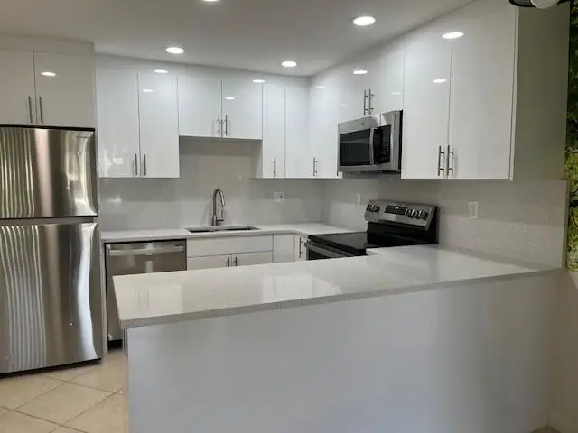 418 Pine Glen Ln #C-1, Greenacres, FL 33463 - Image #1