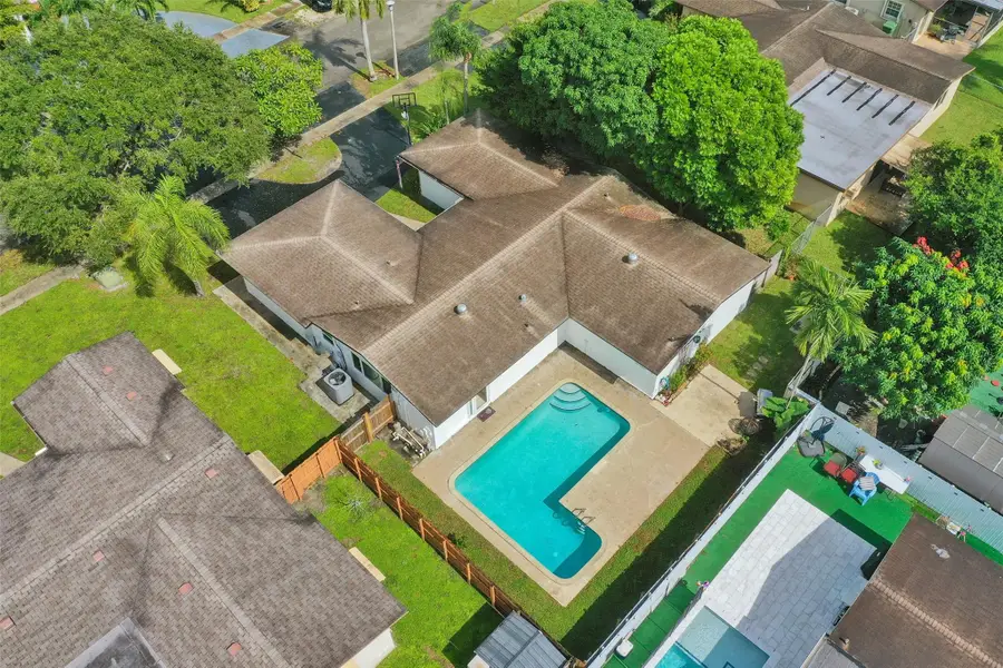 9348 NW 24th Pl, Pembroke Pines, FL 33024 - Image #2