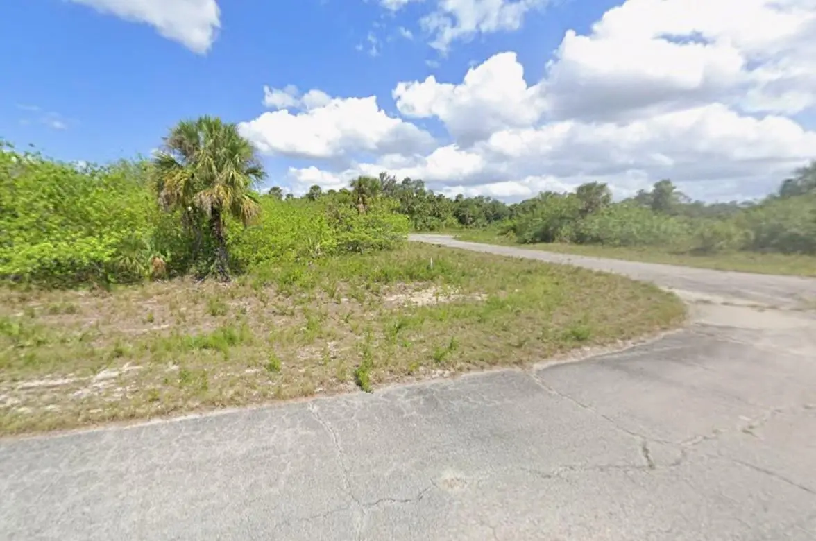 700 Glen Ct, Labelle, FL 33935 - Image #1