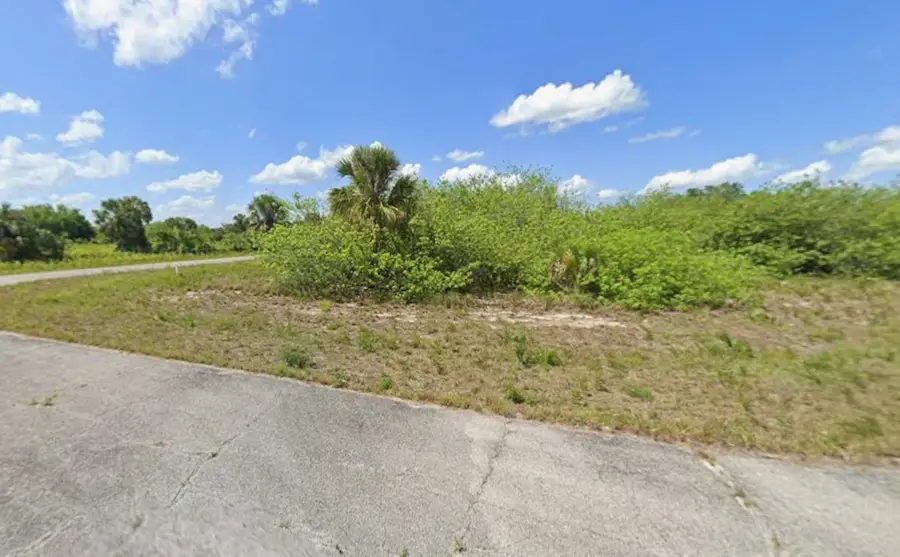 700 Glen Ct, Labelle, FL 33935 - Image #3