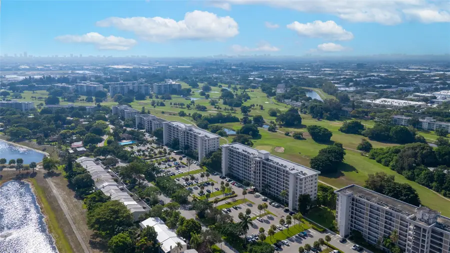 3100 N Palm Aire Dr #803, Pompano Beach, FL 33069 - Image #3