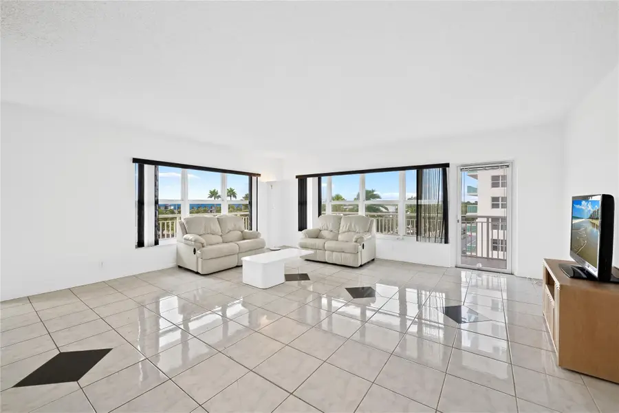 3850 Galt Ocean Dr #407, Fort Lauderdale, FL 33308 - Image #2