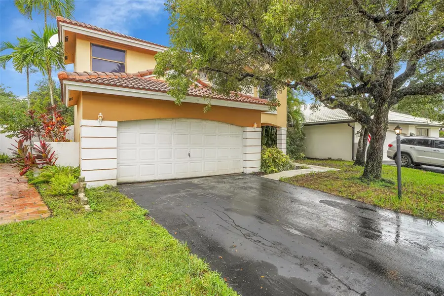 14980 Durham Ln, Davie, FL 33331 - Image #3