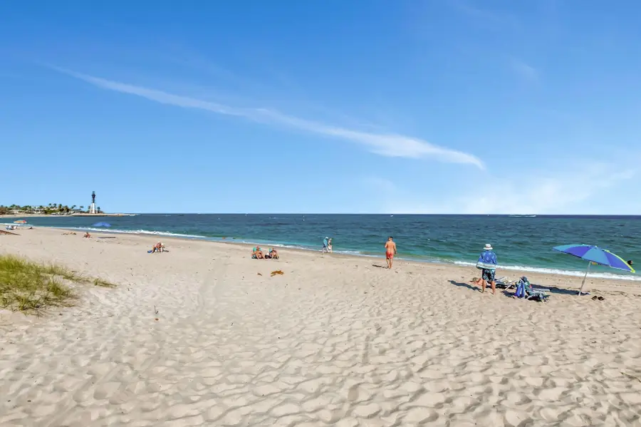 1776 Bay Dr, Pompano Beach, FL 33062 - Image #2