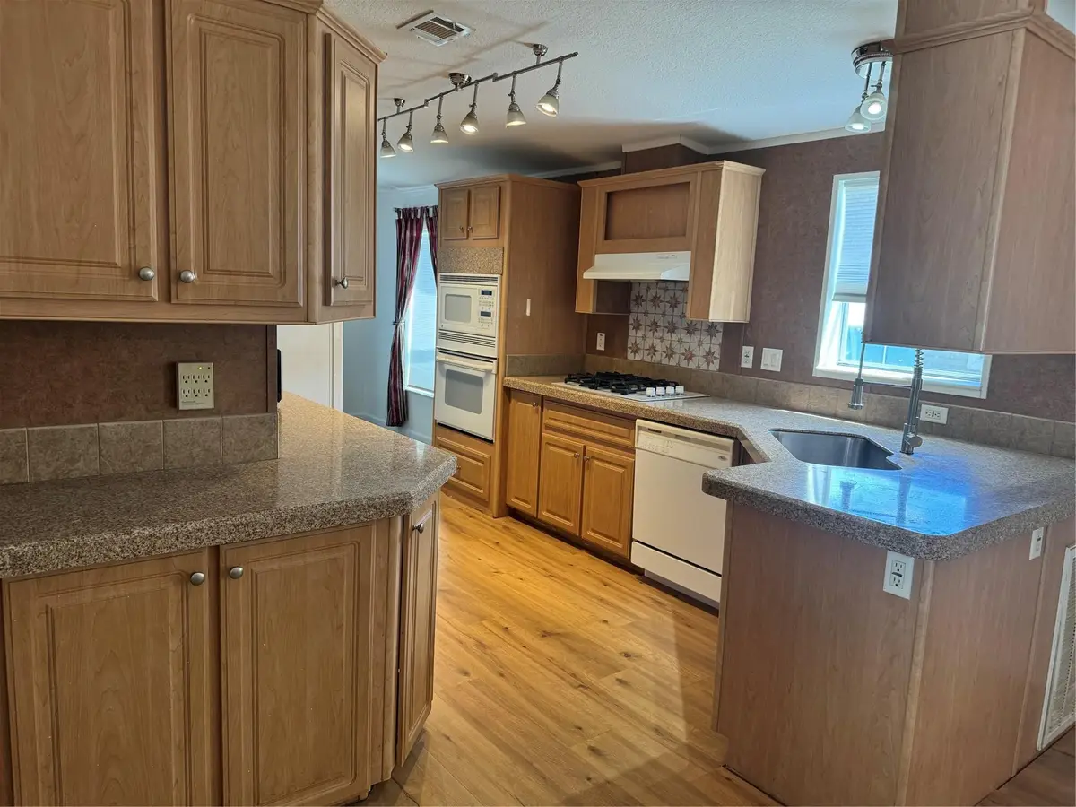 21861 NW 2nd Ct, Pembroke Pines, FL 33029 - Image #1