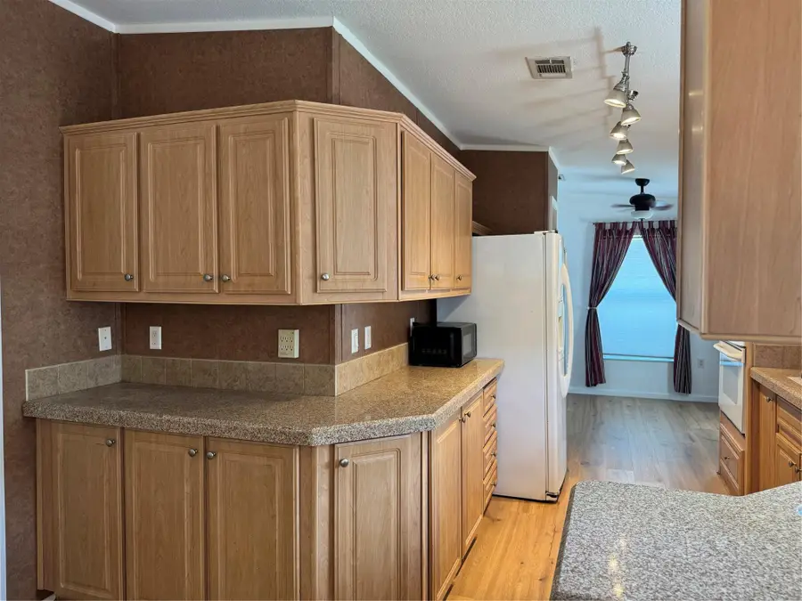 21861 NW 2nd Ct, Pembroke Pines, FL 33029 - Image #3