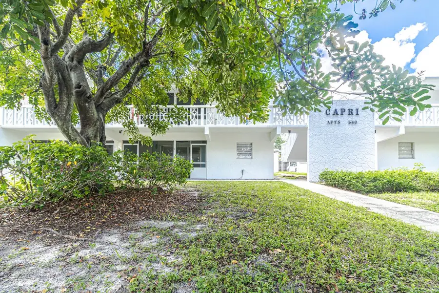 540 N Luna Ct #2, Hollywood, FL 33021 - Image #2