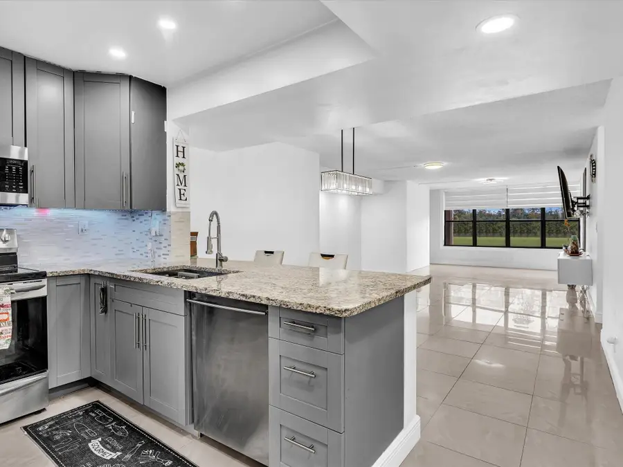 2659 Carambola Cir #105, Pompano Beach, FL 33066 - Image #2