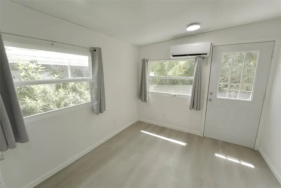 8520 SW 18th Ct, Davie, FL 33324 - Image #3