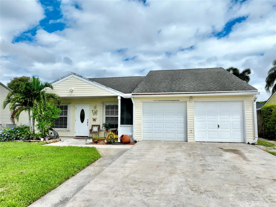 7782 N Blairwood Cir, Lake Worth, FL 33467 - Image #2