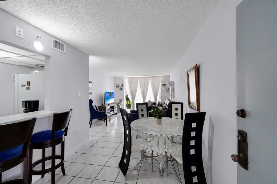 9688 Fontainebleau Blvd #610, Miami, FL 33172 - Image #3