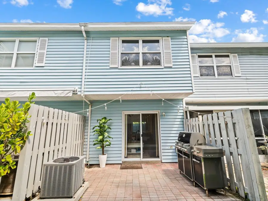 1989 NE 15th Avenue #1989, Fort Lauderdale, FL 33305 - Image #2