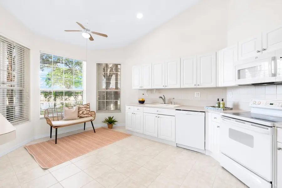 2561 E Aragon Blvd #1, Sunrise, FL 33313 - Image #2