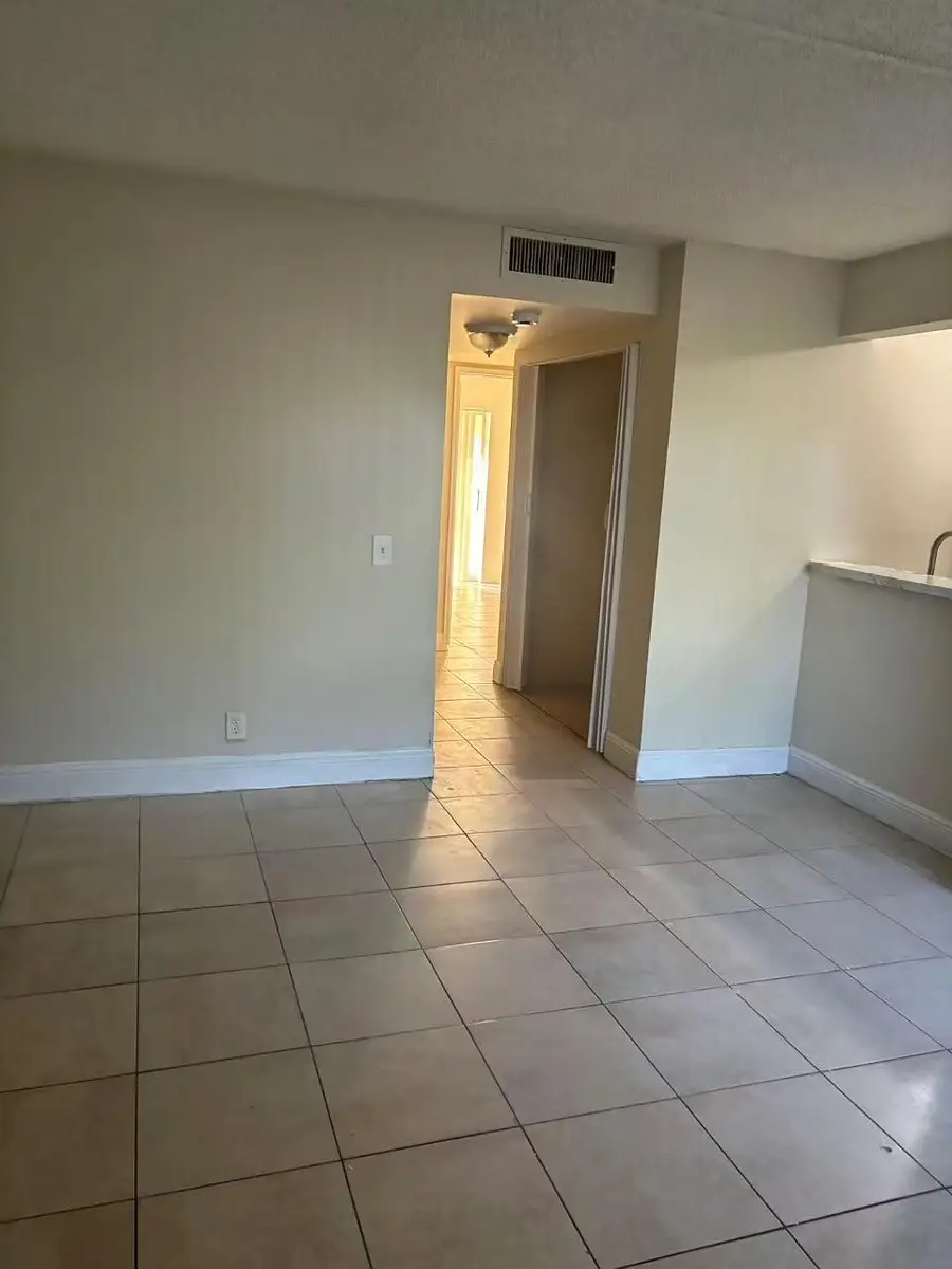 704 Meadows Circle #704, Boynton Beach, FL 33436 - Image #3