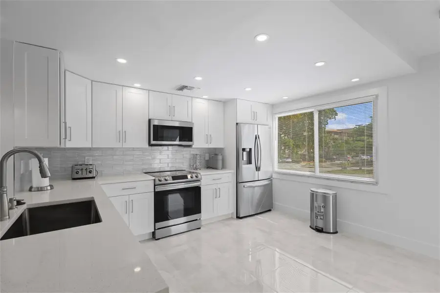 4301 Martinique Cir #M2, Coconut Creek, FL 33066 - Image #2