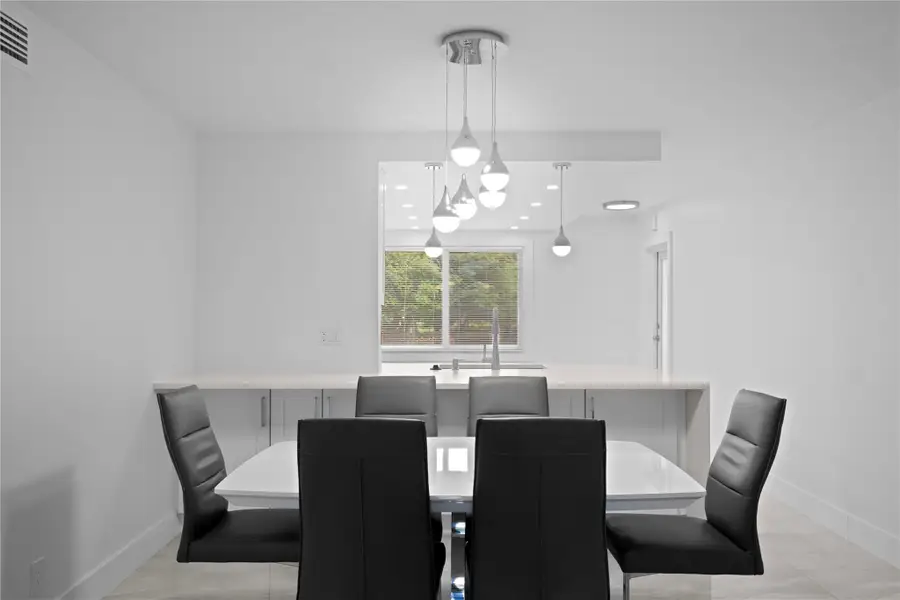 4301 Martinique Cir #M2, Coconut Creek, FL 33066 - Image #3