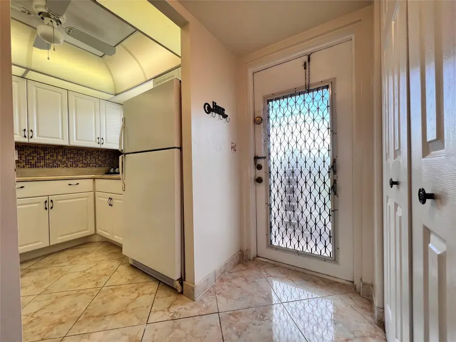 8901 Sunrise Lakes Blvd #307, Sunrise, FL 33322 - Image #3