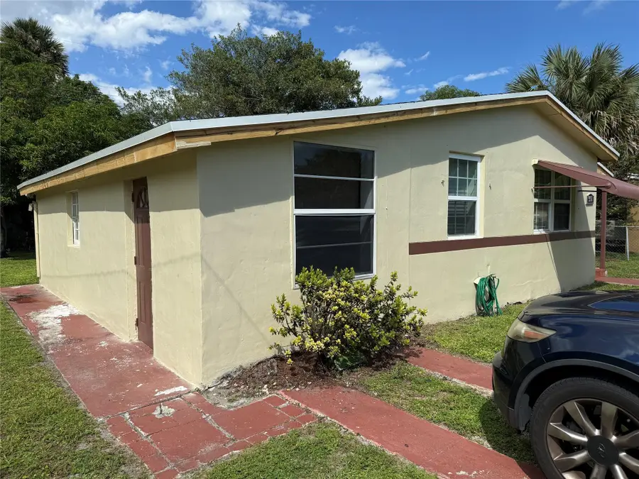 3371 NW 8th Ct, Lauderhill, FL 33311 - Image #2