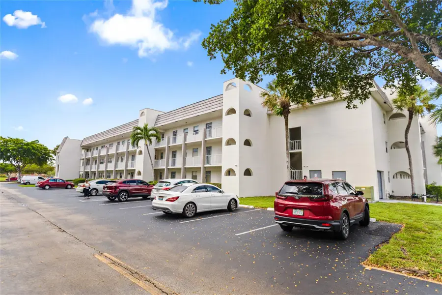 8280 Sunrise Lakes Blvd #306, Sunrise, FL 33322 - Image #2