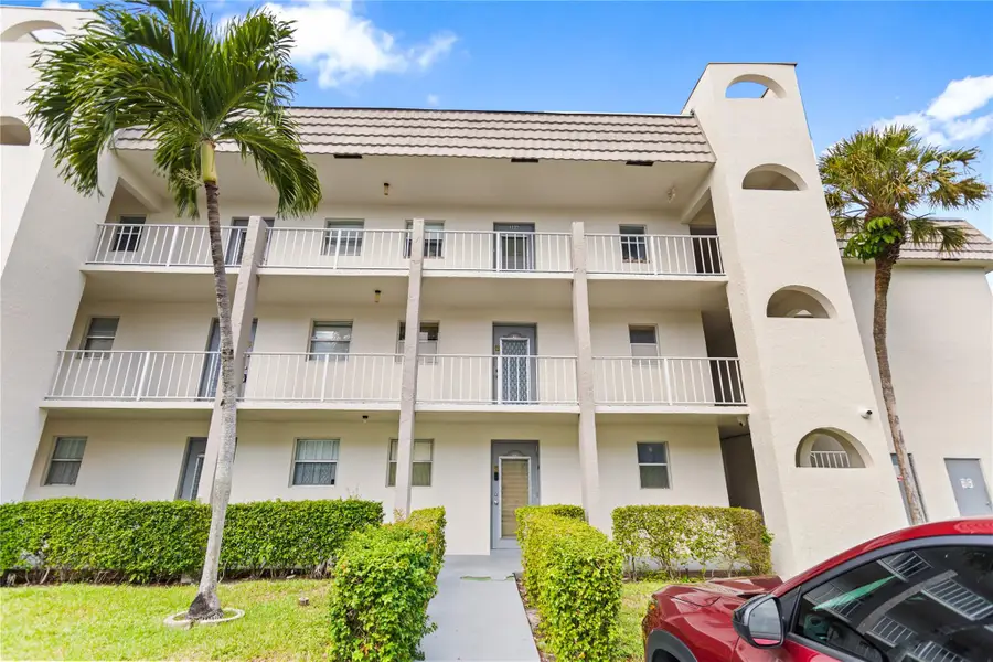 8280 Sunrise Lakes Blvd #306, Sunrise, FL 33322 - Image #3