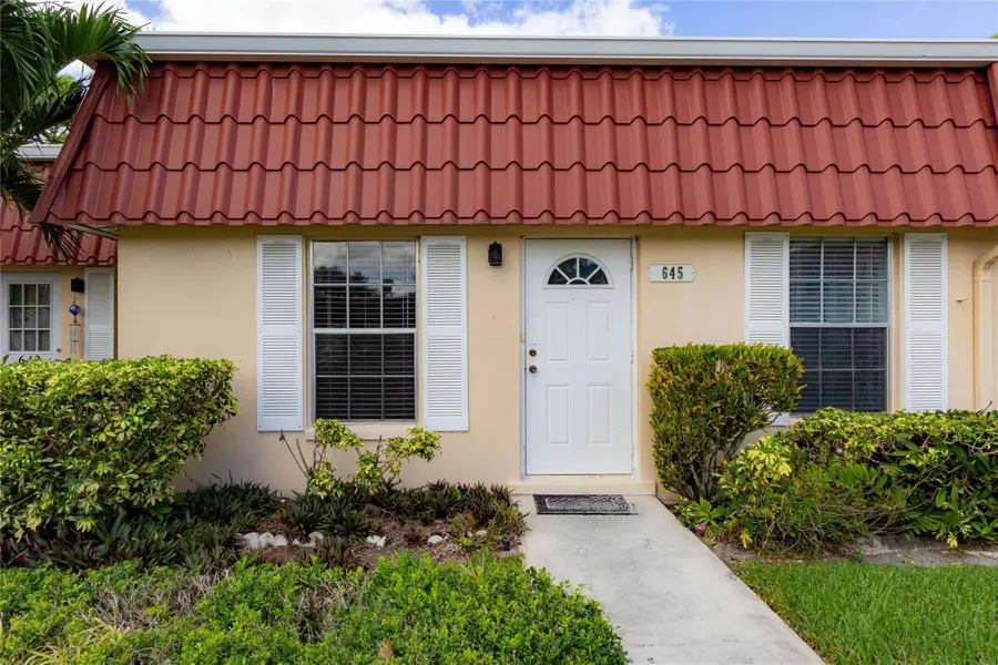 645 Marlboro Oval #645, Lake Worth, FL 33467 - Image #2