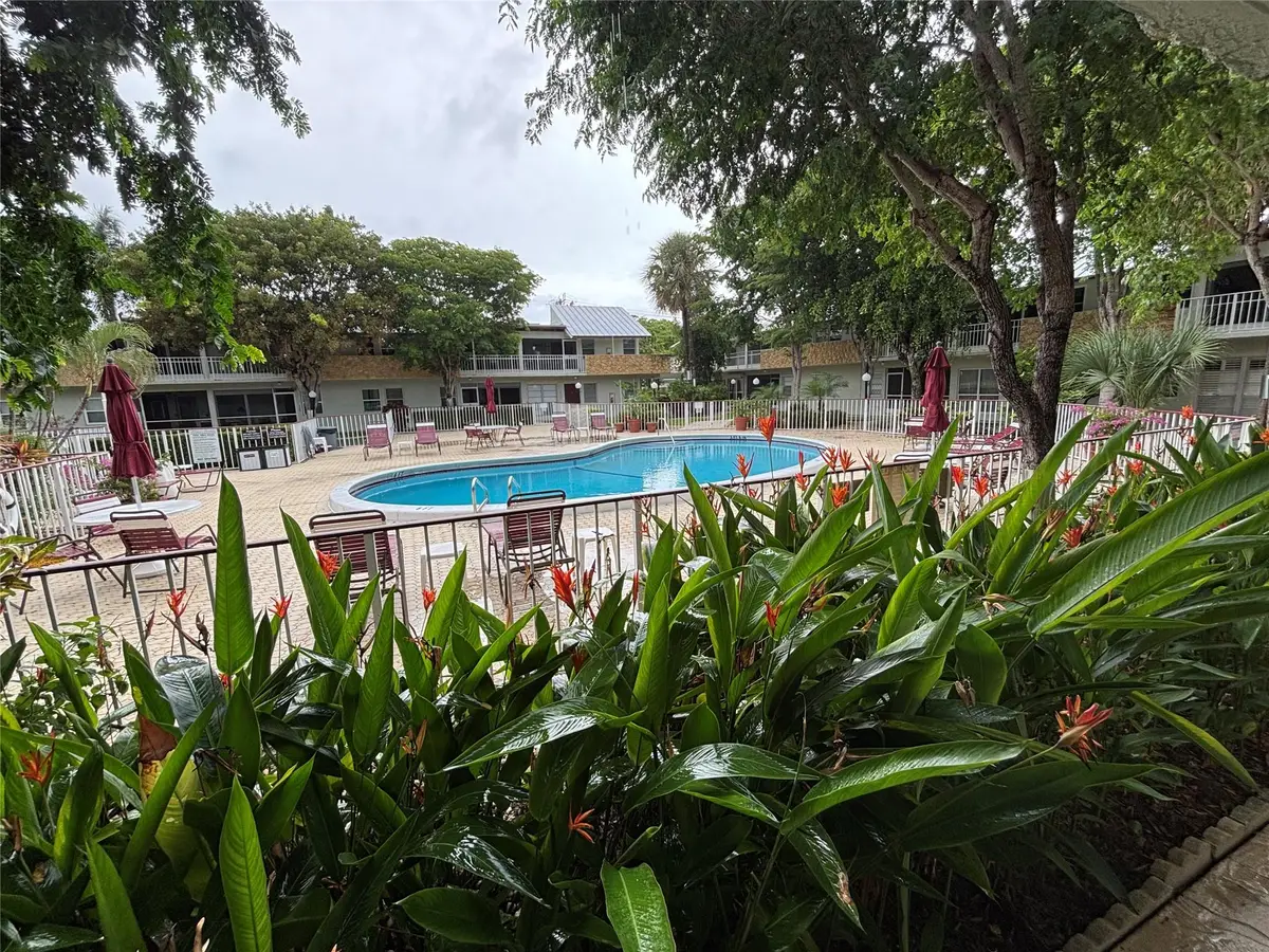 860 SE 6th Ave #303, Deerfield Beach, FL 33441 - Image #1