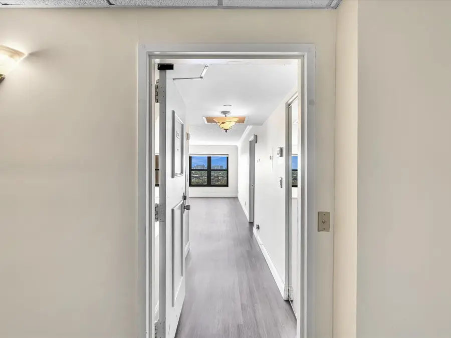 3200 Port Royale Dr N #1502, Fort Lauderdale, FL 33308 - Image #2