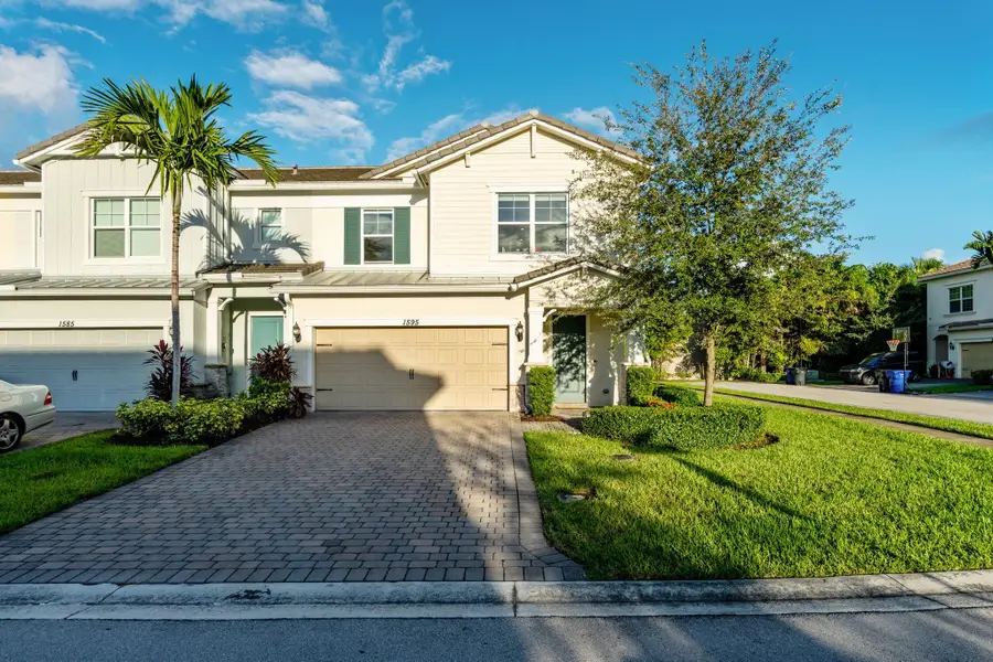 1595 Evergreen Ter, Hollywood, FL 33021 - Image #2
