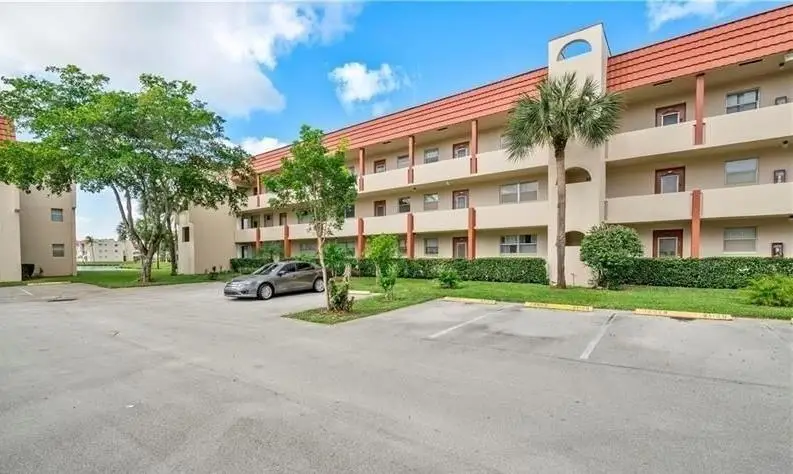 3071 Sunrise Lks Dr #112, Fort Lauderdale, FL 33322 - Image #1