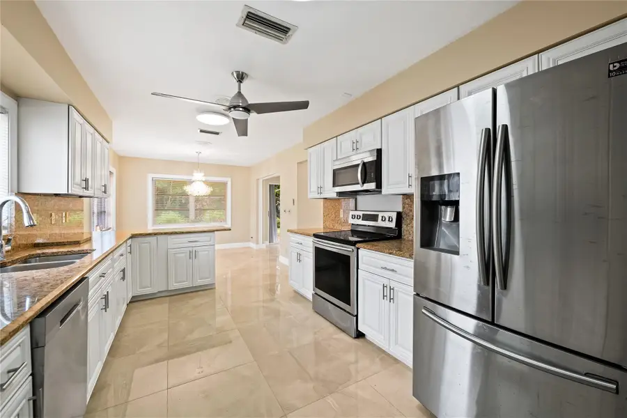10911 Greentrail Dr, Boynton Beach, FL 33436 - Image #2