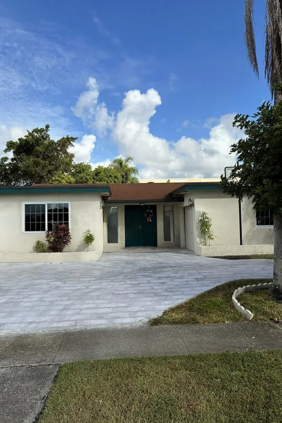 10331 NW 24th Ct, Sunrise, FL 33322 - Image #2