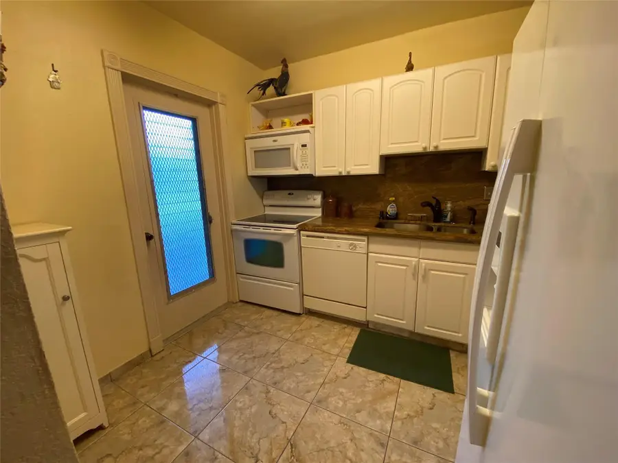 1001 Hillcrest Court #108, Hollywood, FL 33021 - Image #3