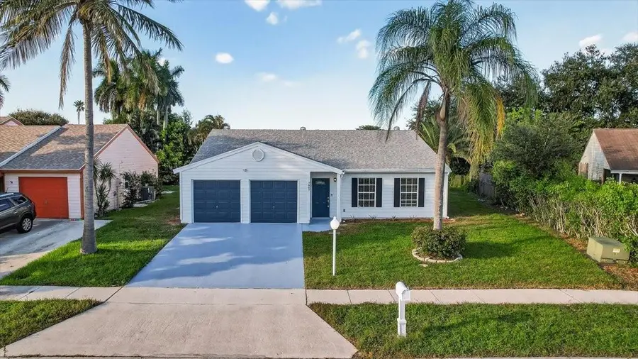 7867 Ridgewood Dr, Lake Worth, FL 33467 - Image #2