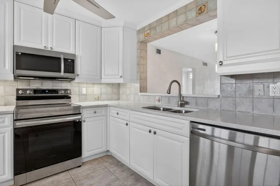 2301 Lucaya Ln #M4, Coconut Creek, FL 33066 - Image #3