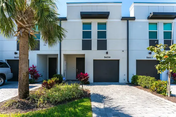 5659 Enclave Dr, Mangonia Park, FL 33407