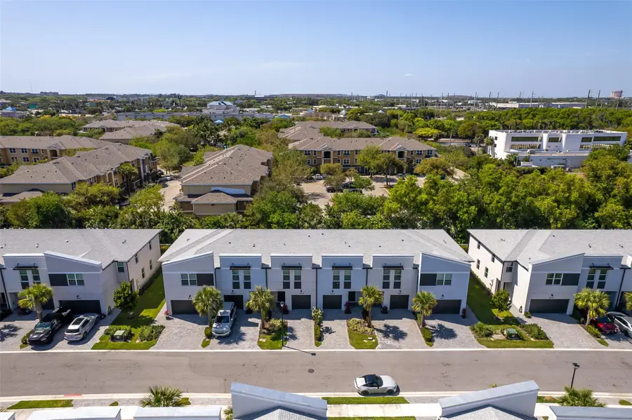 5659 Enclave Dr, Mangonia Park, FL 33407 - Image #3