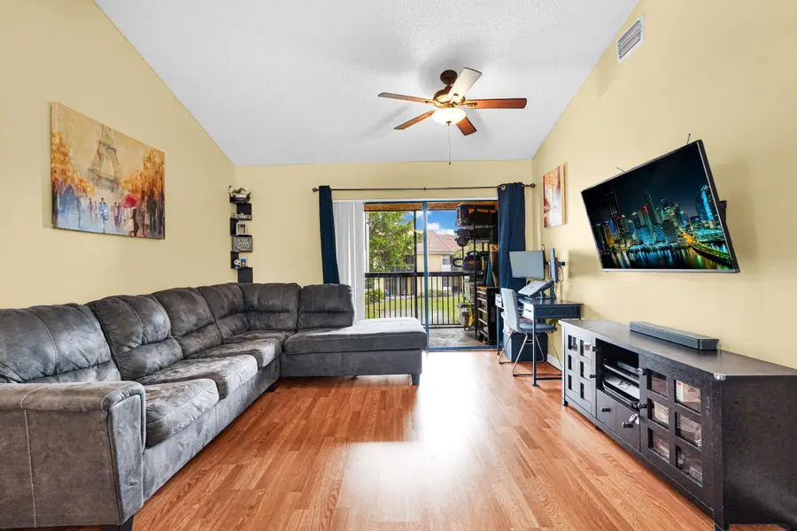 5861 Riverside Dr #206, Pompano Beach, FL 33067 - Image #2