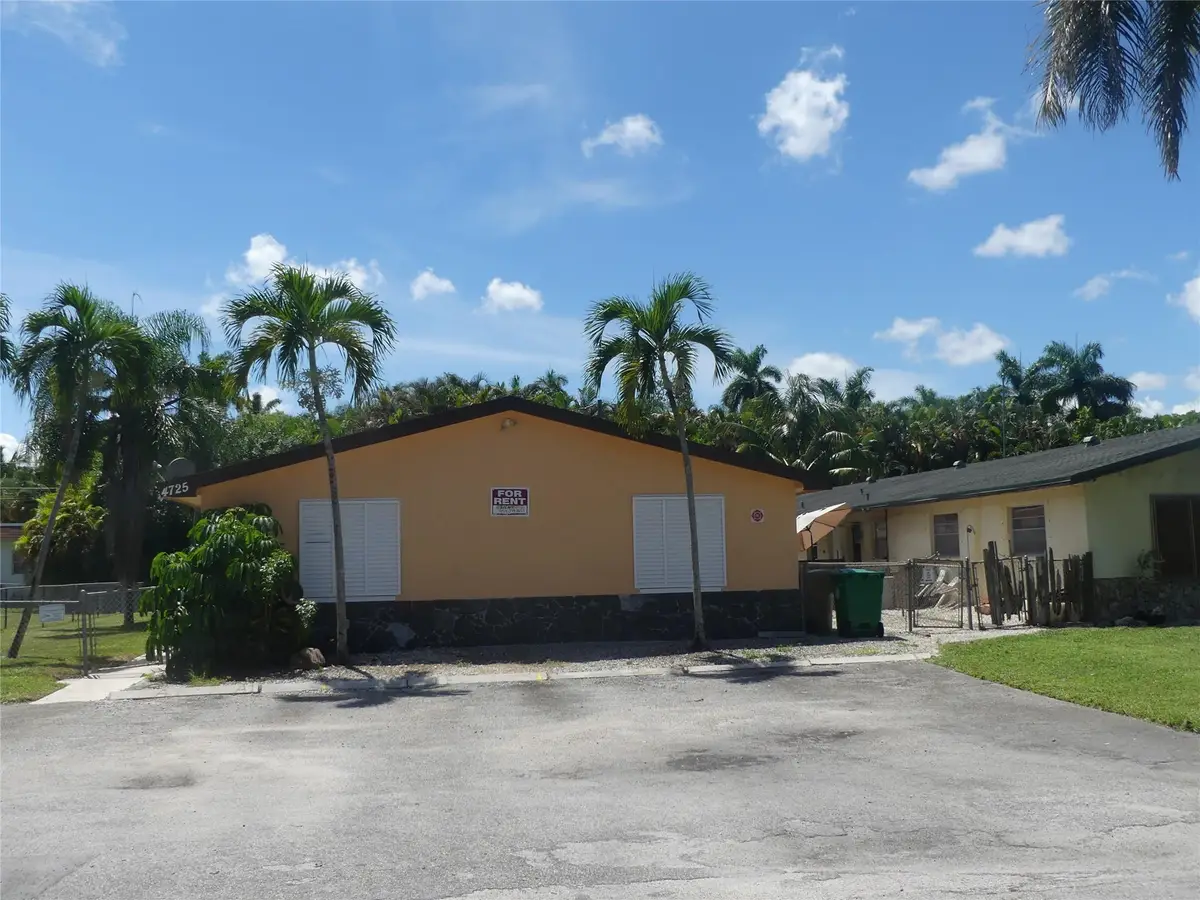 4725 SW 65th Ave, Davie, FL 33314 - Image #1