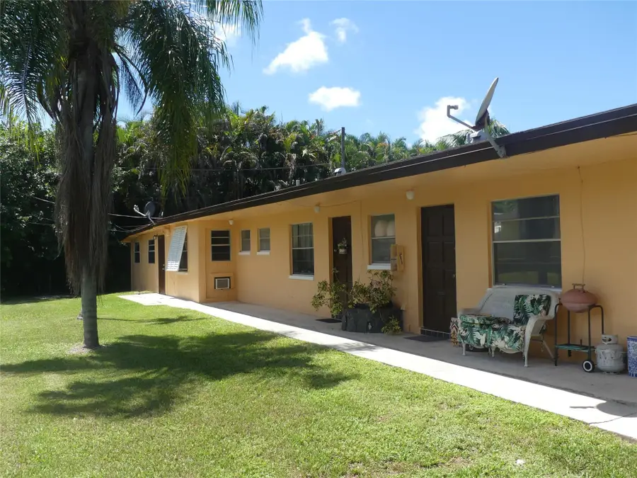 4725 SW 65th Ave, Davie, FL 33314 - Image #2