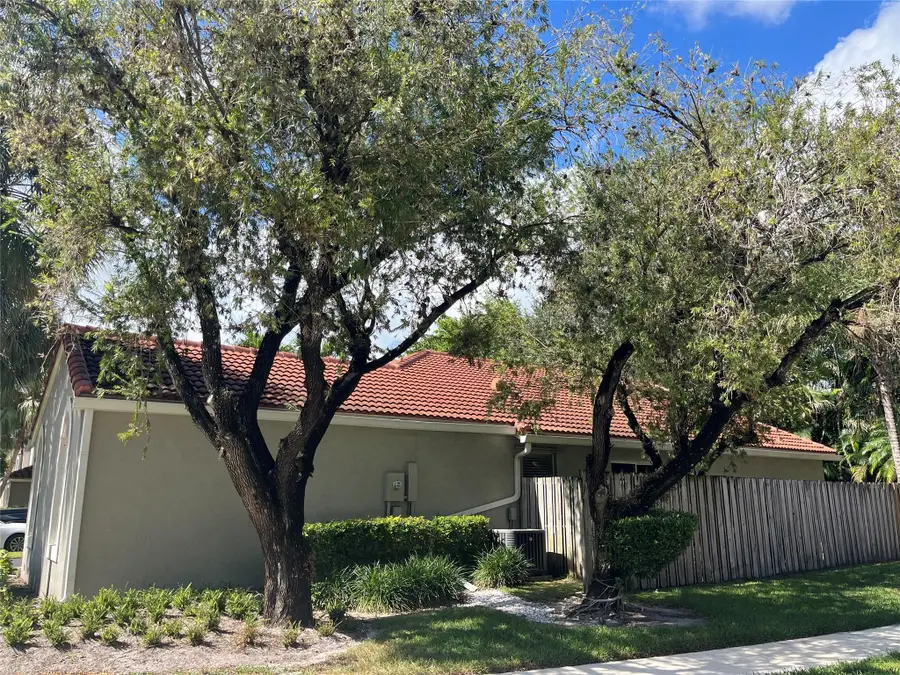 10301 NW 11th St, Plantation, FL 33322 - Image #3