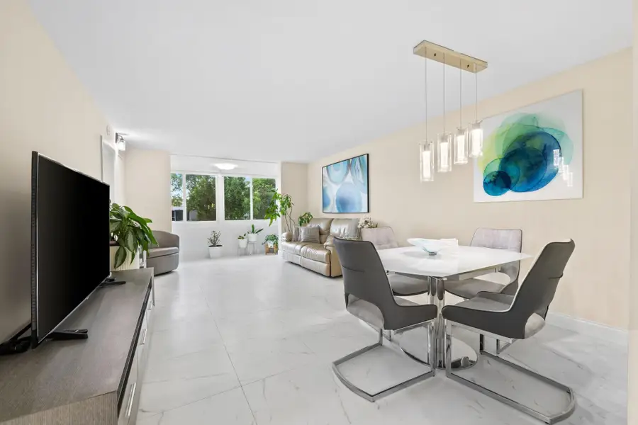 9660 Sunrise Lakes Blvd #103, Sunrise, FL 33322 - Image #3