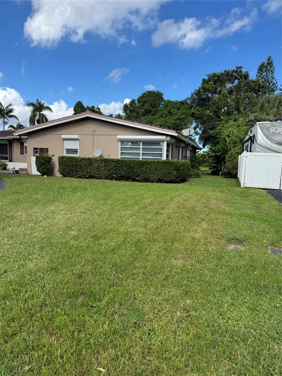 936 W Tropical, Plantation, FL 33317 - Image #2
