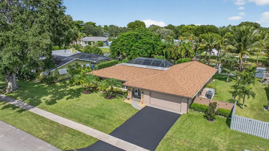 7337 SW 9th Ct, Plantation, FL 33317 - Image #2