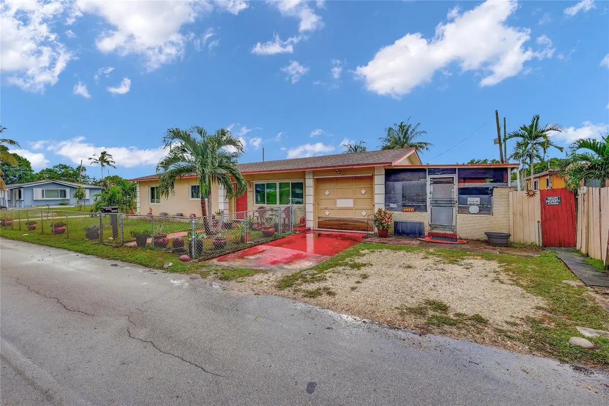 2458 Plunkett St, Hollywood, FL 33020 - Image #1