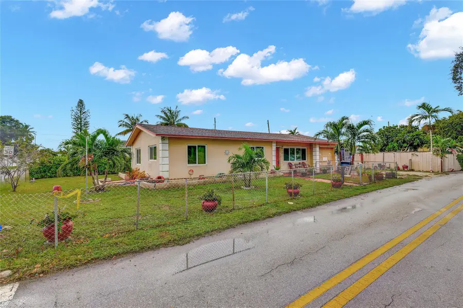 2458 Plunkett St, Hollywood, FL 33020 - Image #3