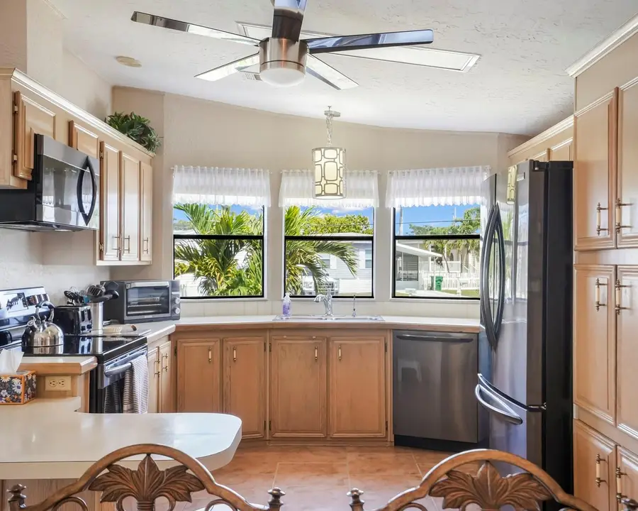 8560 SW 20th St, Davie, FL 33324 - Image #3